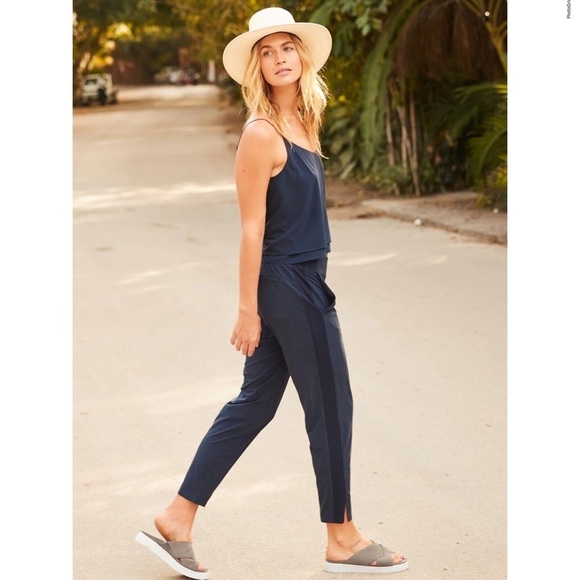 ATHLETA NAVY BLUE BROOKLYN ANKLE PANT SIZE 6 - Picture 1 of 7